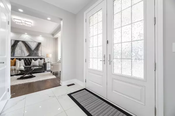 Pickering, ON L1X 0H3,2634 Sapphire DR
