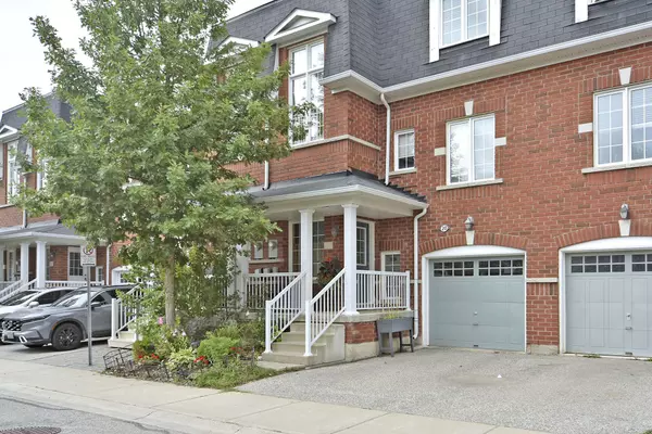 Richmond Hill, ON L4E 4L5,15 Old Colony RD #20