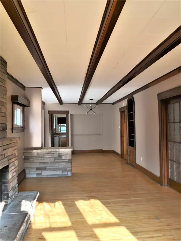 Hamilton, ON L8M 3K2,167 BALMORAL AVE S