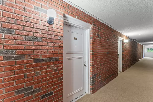 Kingston, ON K7P 1A7,845 Milford DR #201