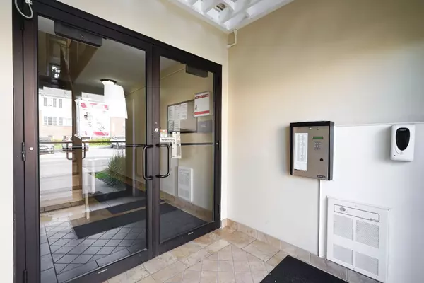 Peterborough West, ON K9K 0B4,300 Spillsbury DR #303