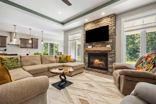 Lambton Shores, ON N0M 2L0,9934 Nipigon ST