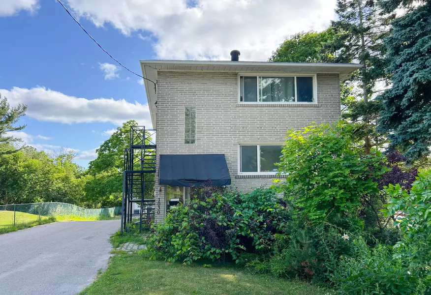 1030 Ravine RD, Oshawa, ON L1H 4C8