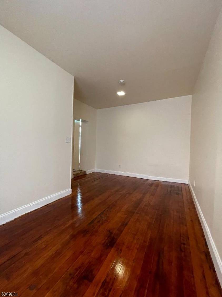 Newark City, NJ 07106,132 Telford St #1
