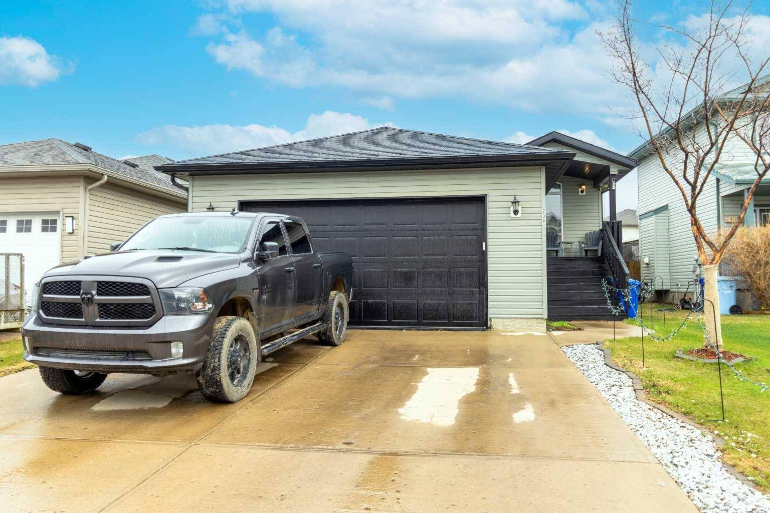 Fort Mcmurray, AB T9K2T9,236 Crown Creek LN