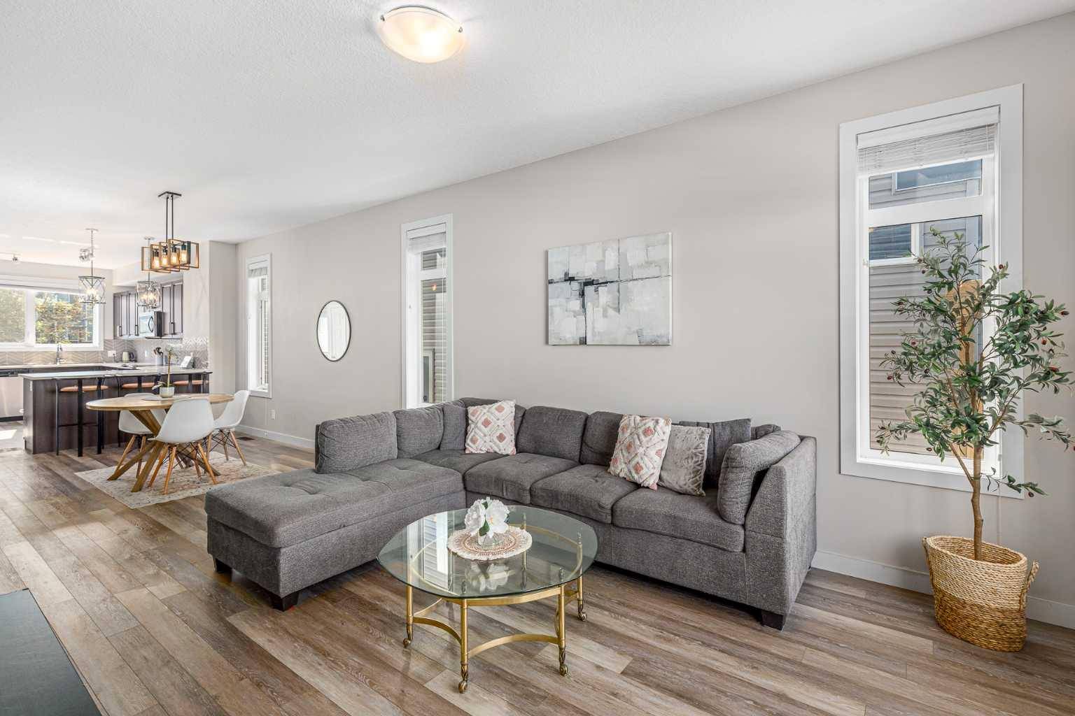 Calgary, AB T3N 1K2,370 Redstone BLVD Northeast