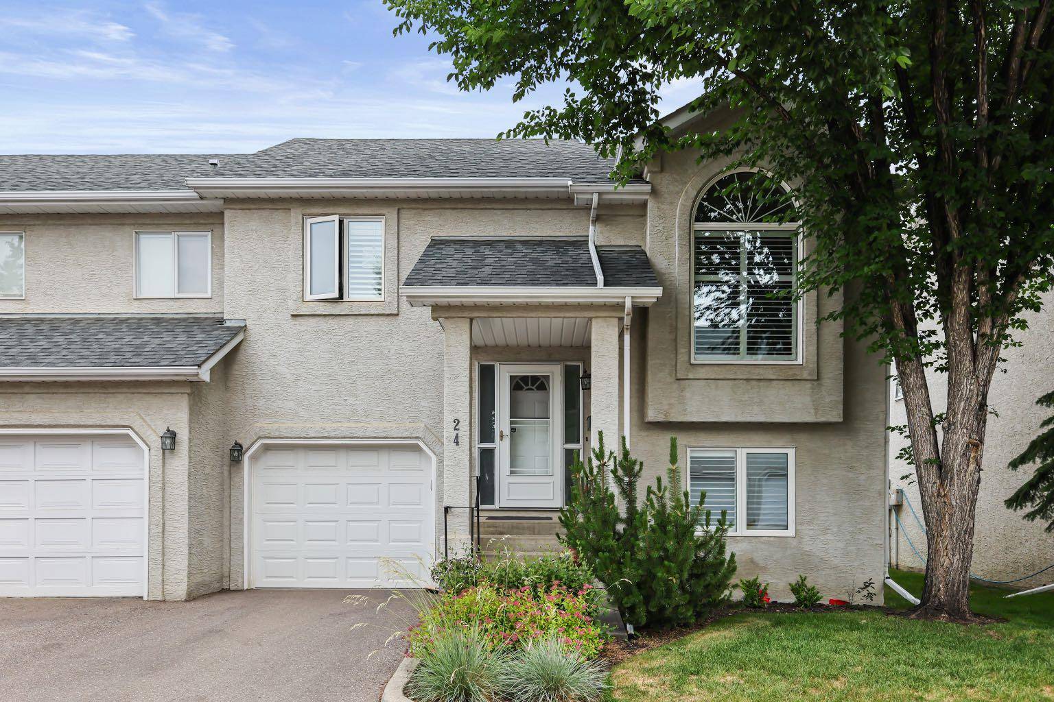 24 Sunlake GDNS Southeast, Calgary, AB T2X 3G4