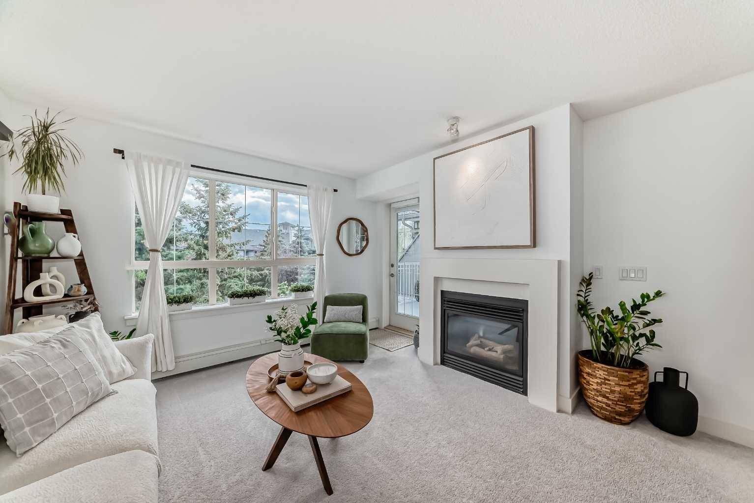 Calgary, AB T3E 7N9,35 Richard CT SW #422