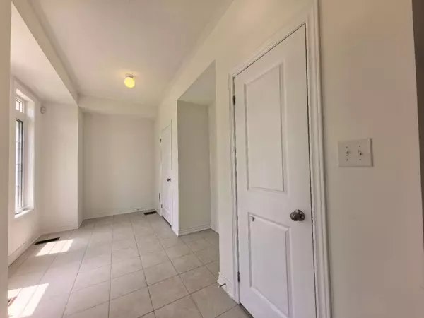 Richmond Hill, ON L4E 1H3,280 King RD