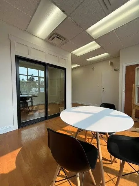Kanata, ON K2M 0J1,120 Terence Matthews CRES #B1