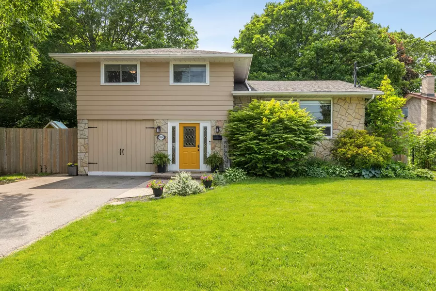 1094 SOMERVILLE ST, Oshawa, ON L1G 4K5