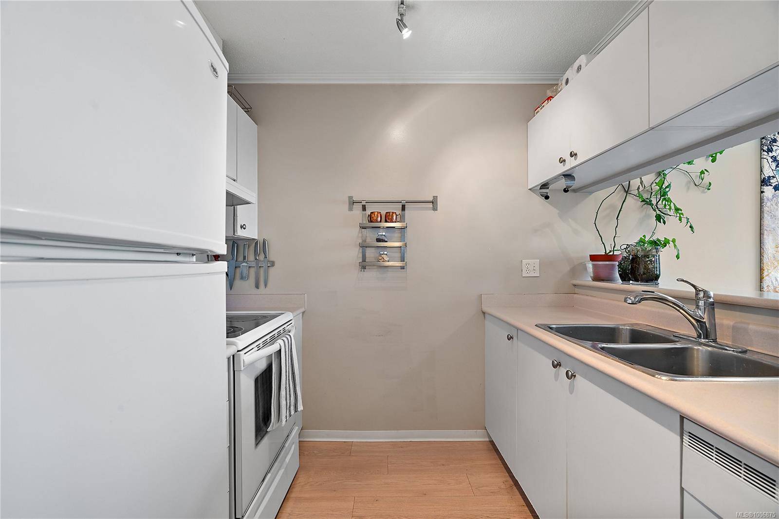 Victoria, BC V8W 3W8,835 View St #609