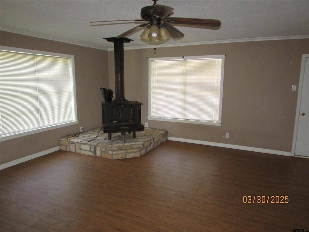 Troup, TX 75789,1593 CR 4623