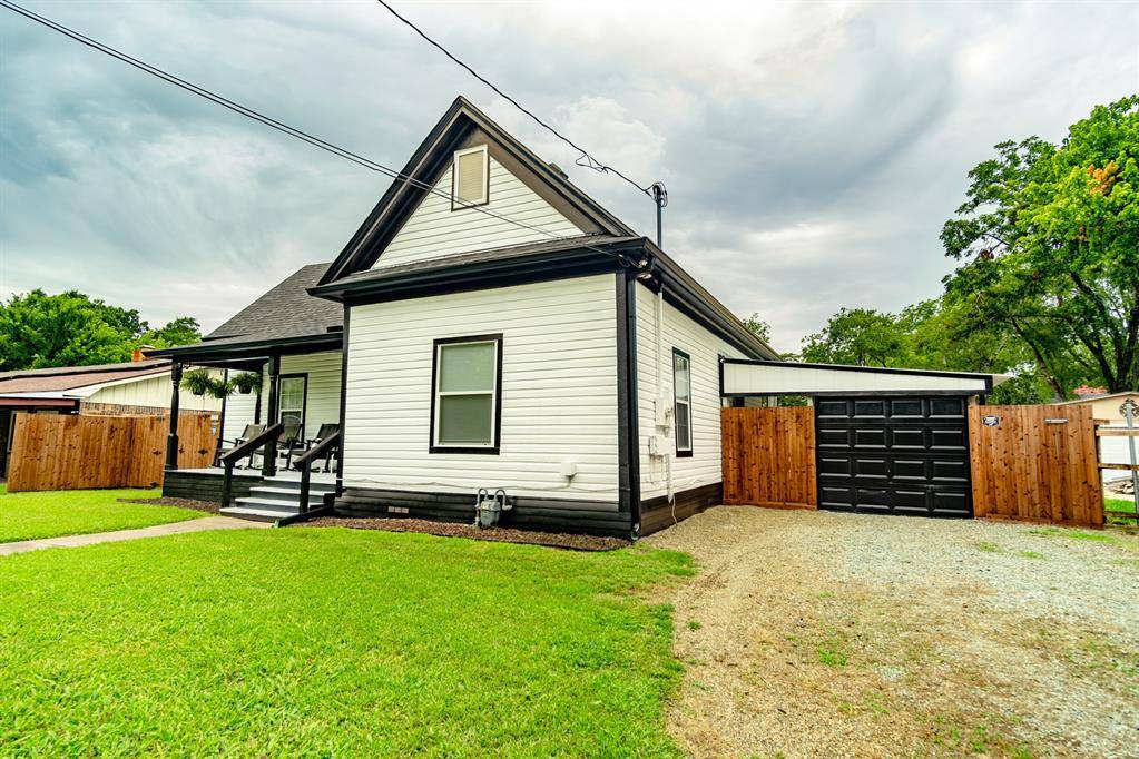 Bonham, TX 75418,819 Beech Street