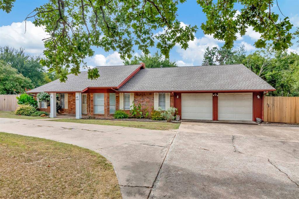 Arlington, TX 76015,2423 S Pleasant Circle