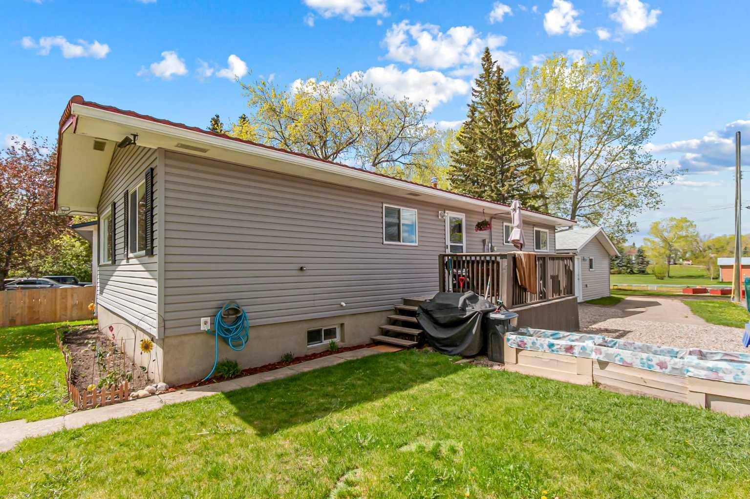 Bowden, AB T0M 0K0,2218 Westview CRES
