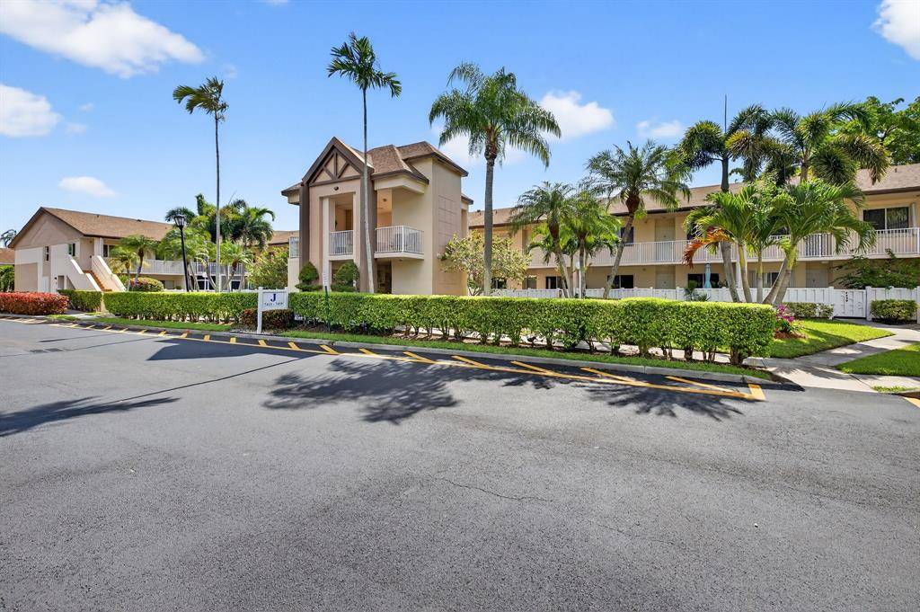 Tamarac, FL 33321
