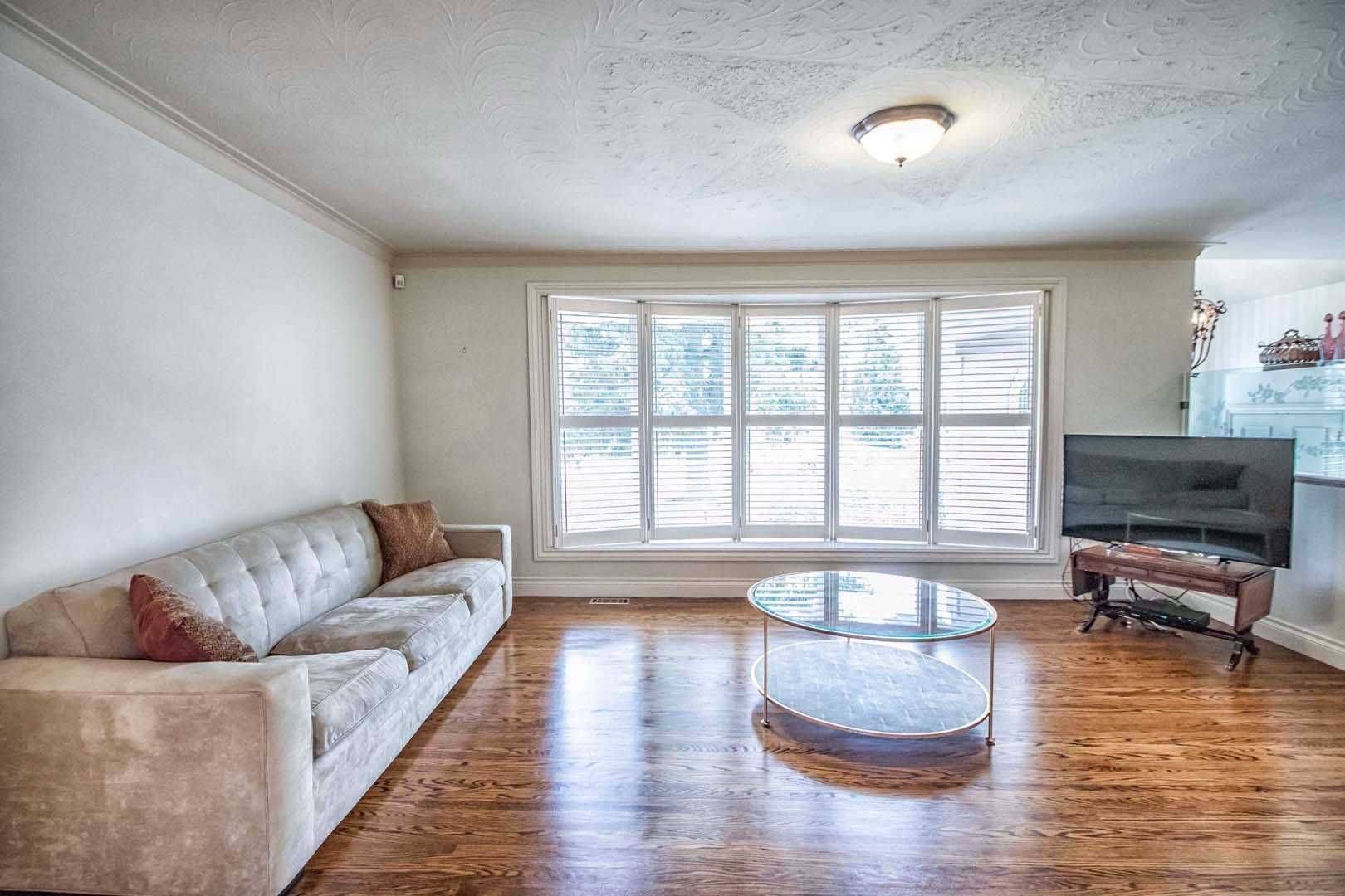 Richmond Hill, ON L4C 6S5,4 Orlon CRES