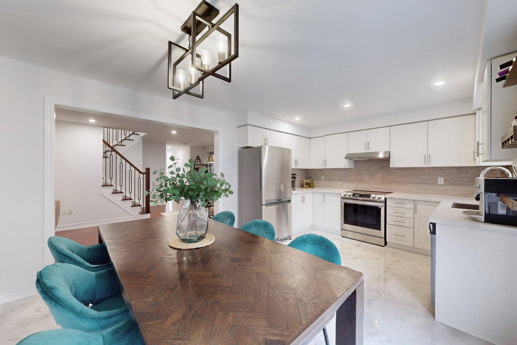 East Gwillimbury, ON L9N 0C3,52 Four Seasons CRES