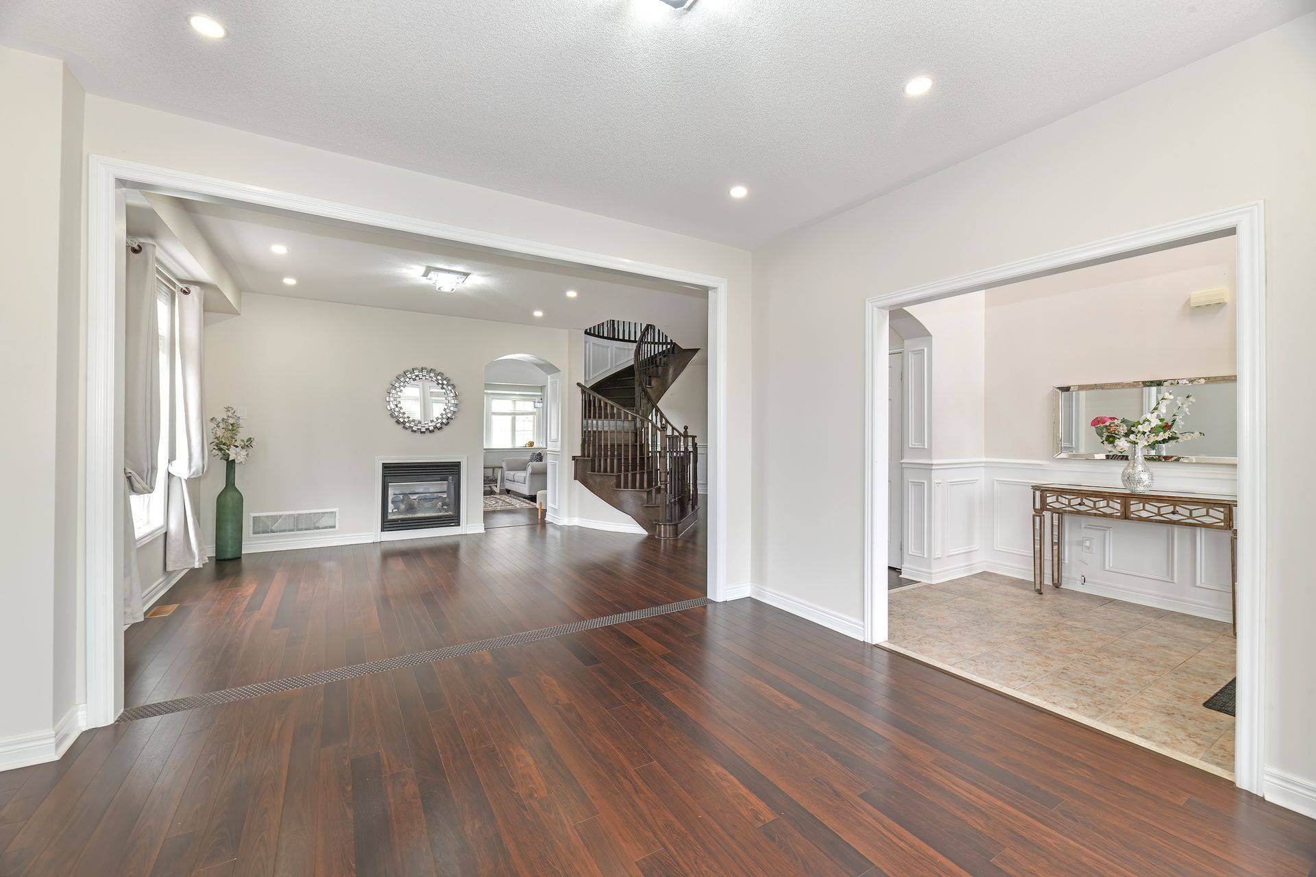 Bradford West Gwillimbury, ON L3Z 0B4,24 Faris ST