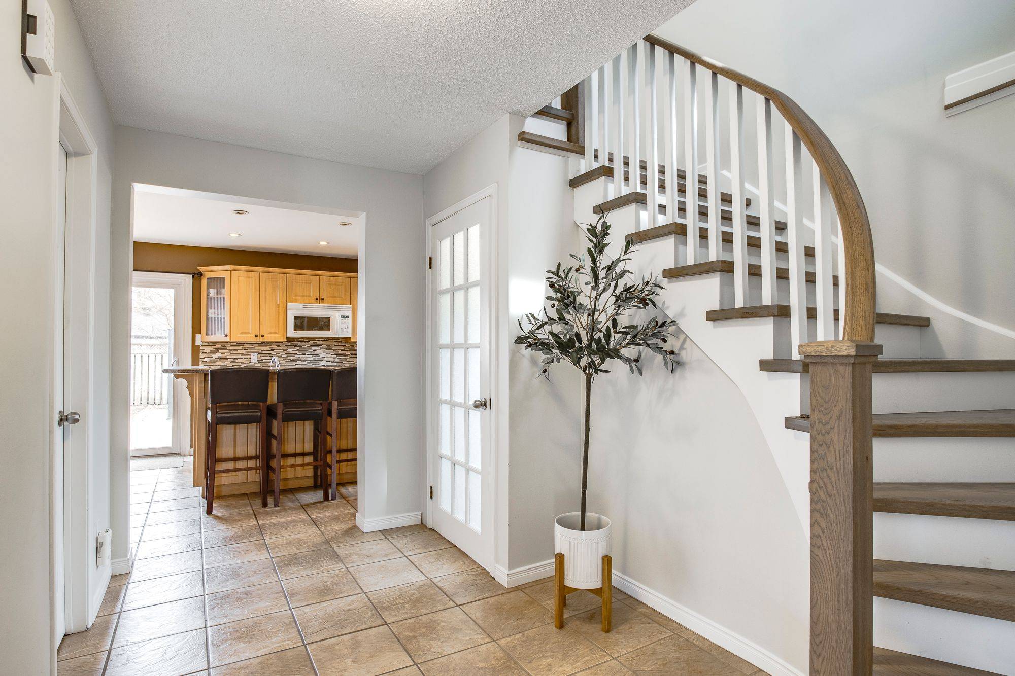 Midland, ON L4R 1S9,992 Dominion AVE