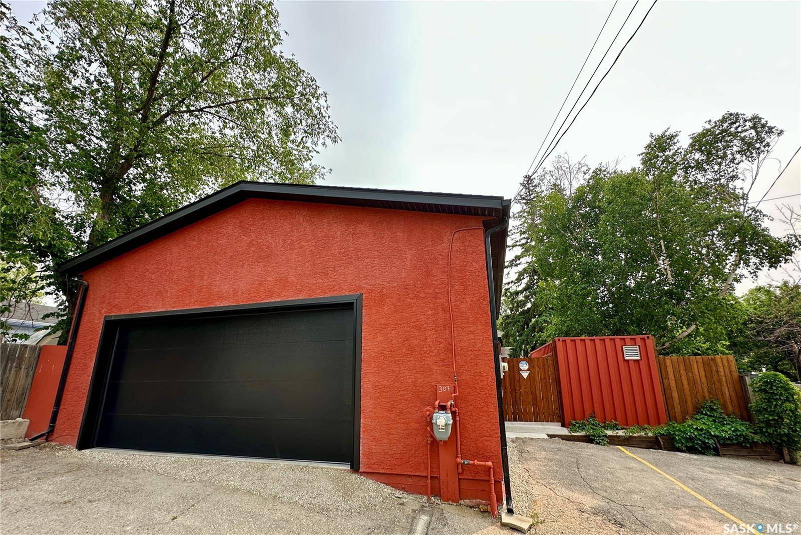 Saskatoon, SK S7L 2B9,307 H AVENUE N