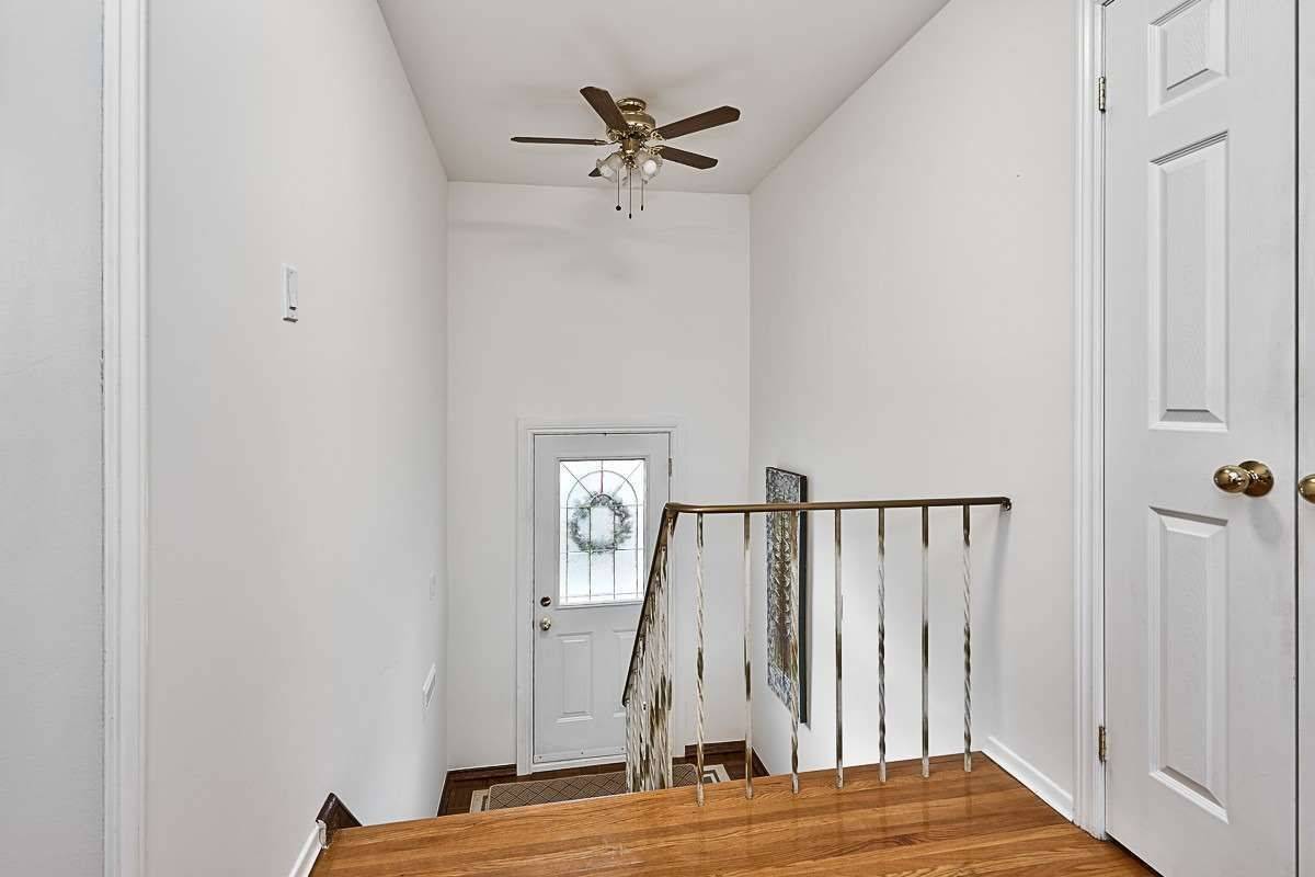 Oakville, ON L6H 1R5,1261 Richards CRES