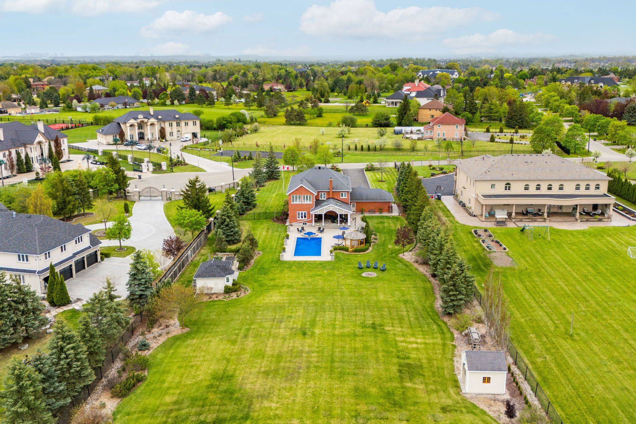 12 Everglade DR, Brampton, ON L6P 0R2