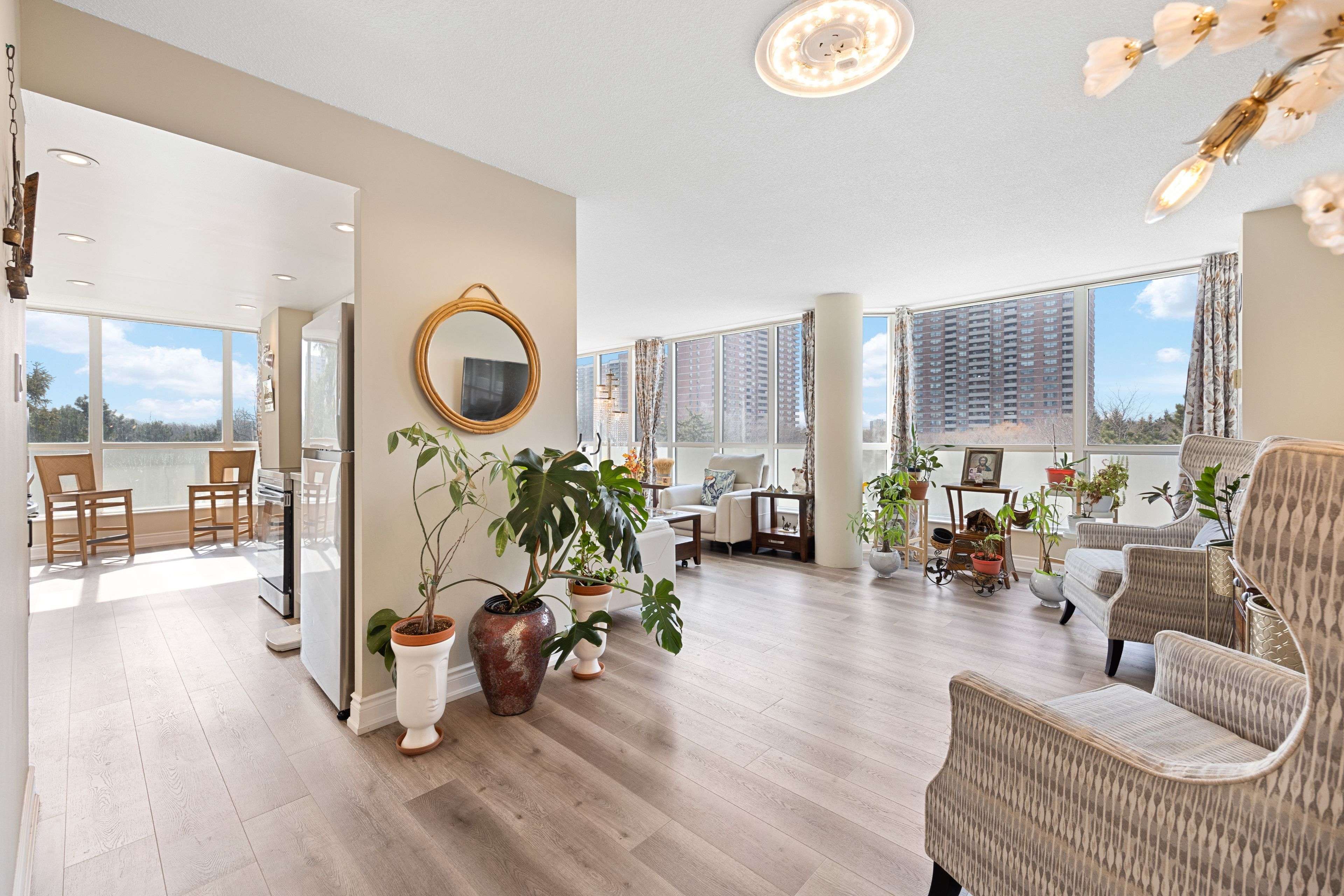Toronto W10, ON M9V 5G8,3 Rowntree RD W #302