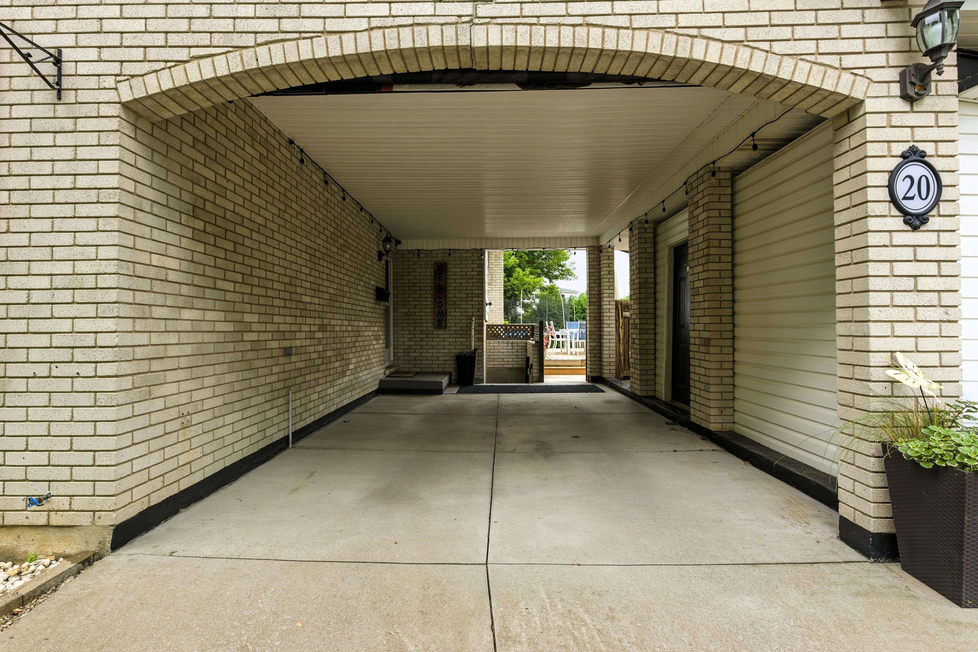 St. Catharines, ON L2N 6A4,20 Centennial DR