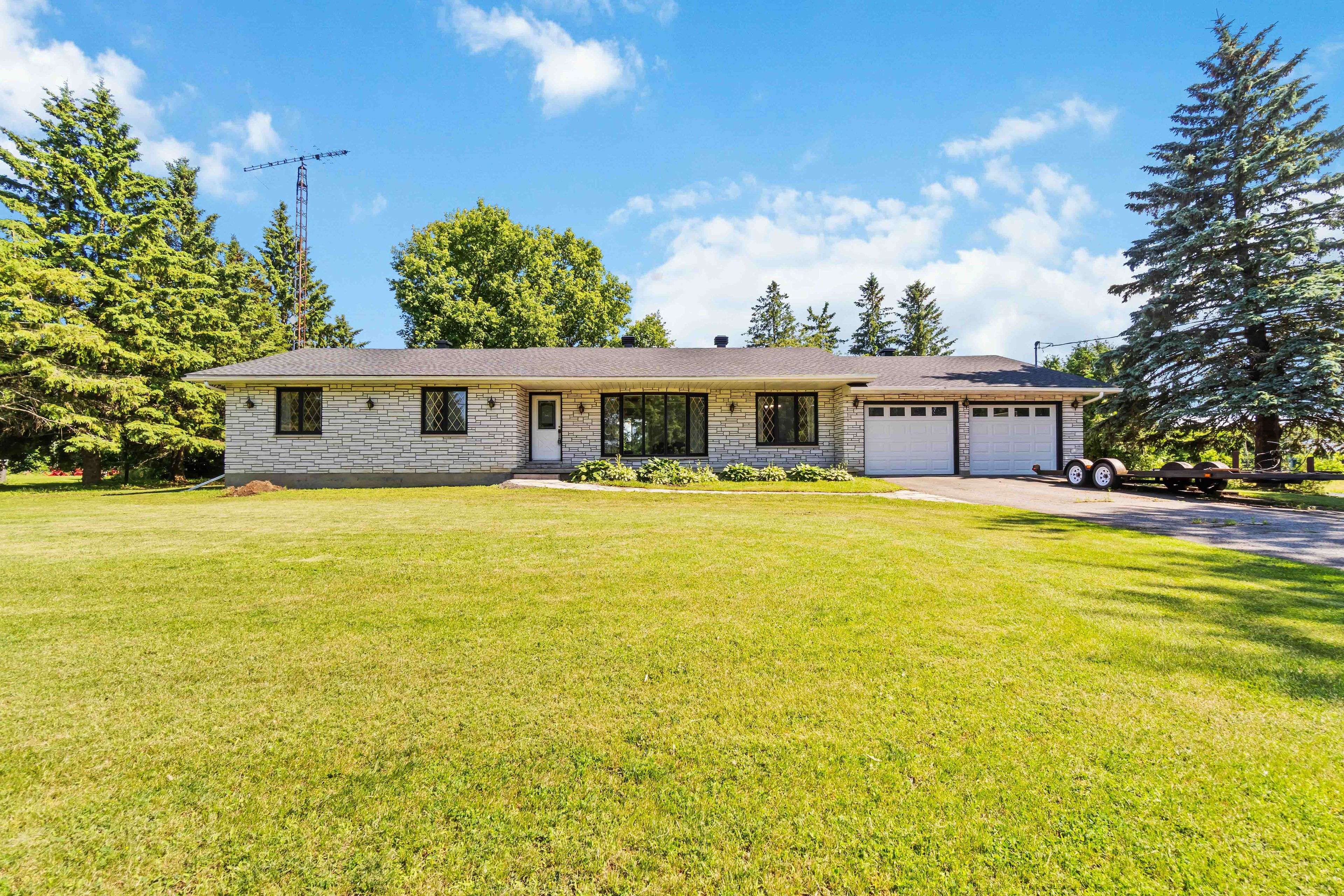 North Dundas, ON K0A 1R0,13800 County 13 RD