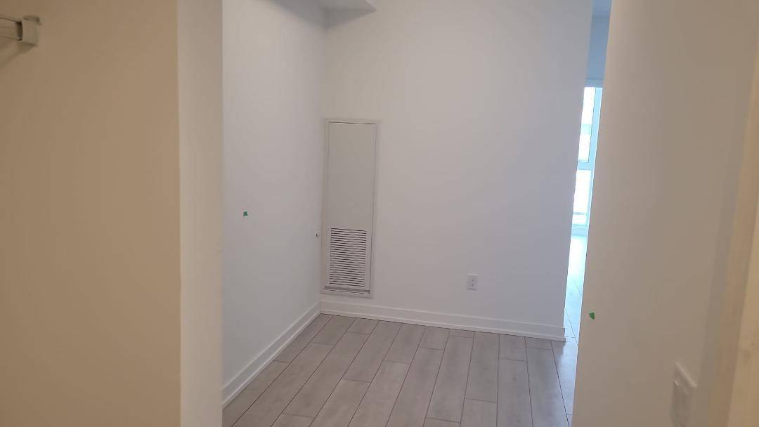 Kitchener, ON N2H 0C9,55 Duke ST W #336