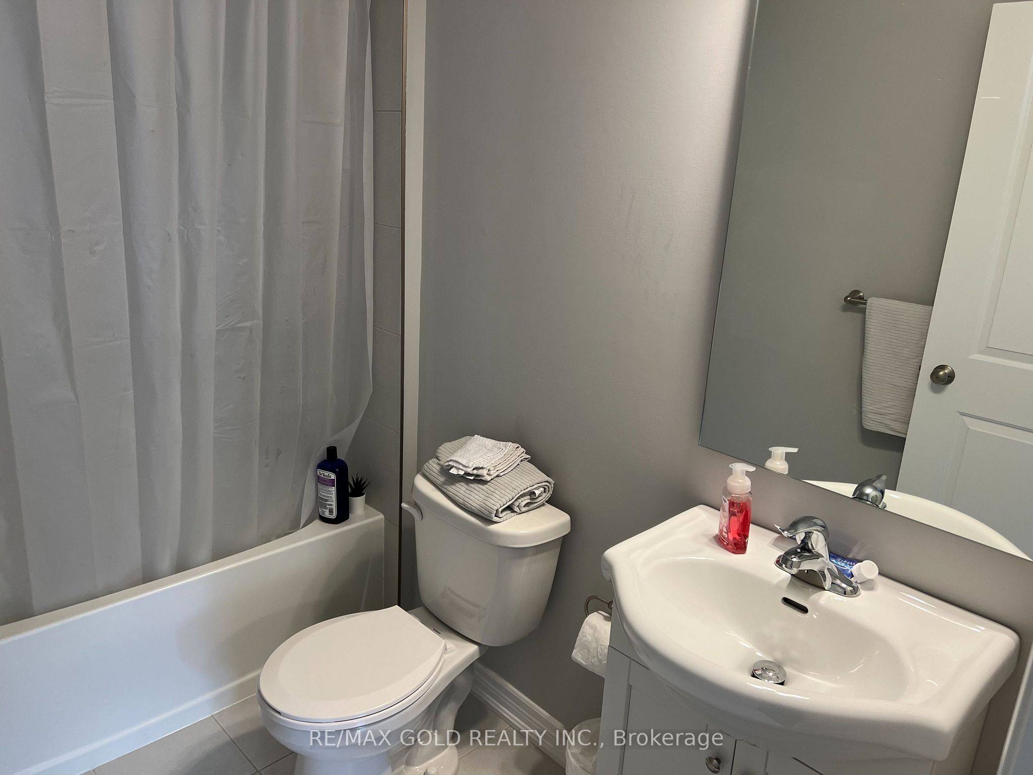 Welland, ON L3B 4B3,81 Grove ST