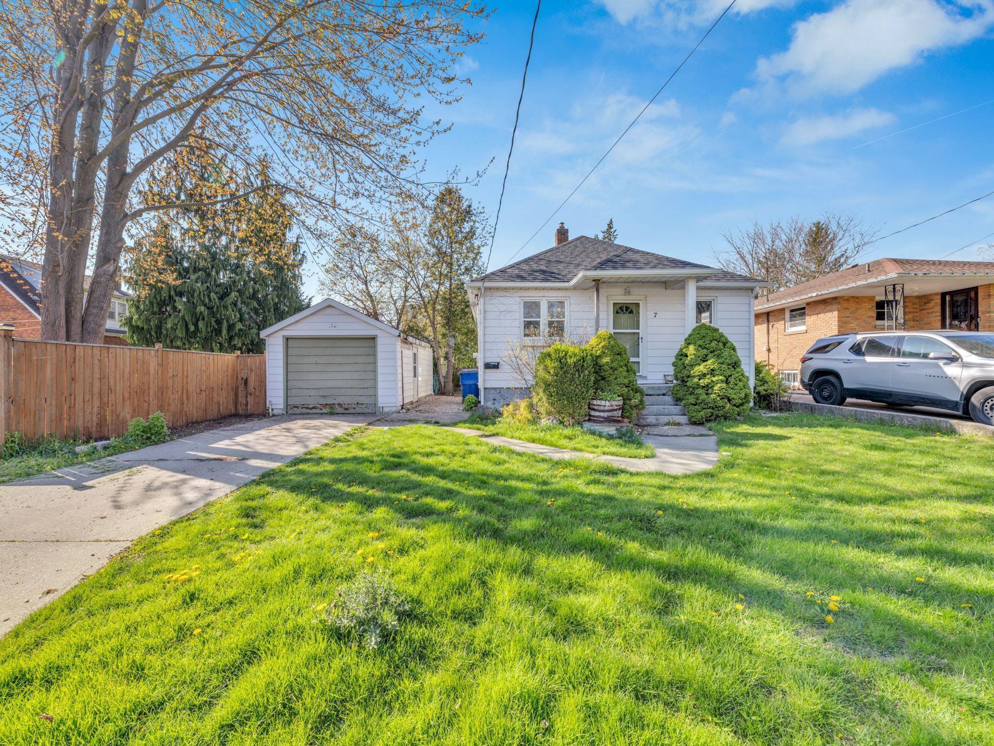 Chatham-kent, ON N7M 1L2,7 Edna ST