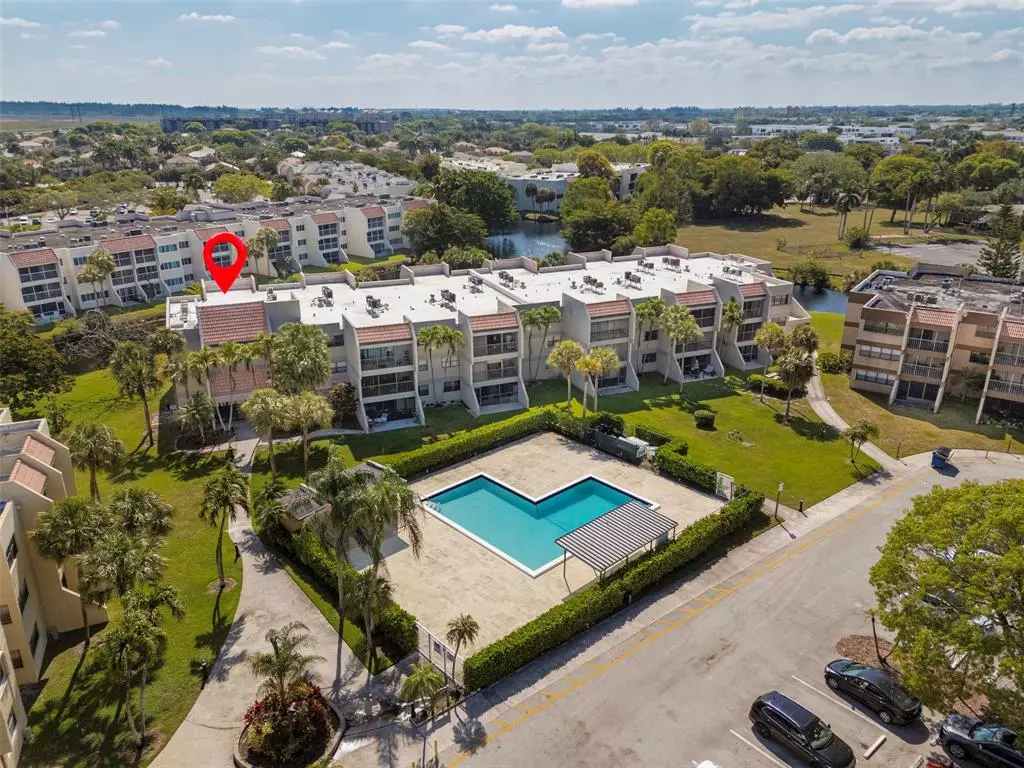 Weston, FL 33326,230 Lakeview Dr #201