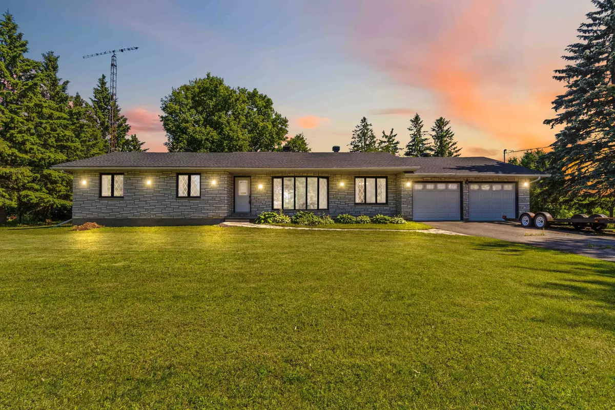 North Dundas, ON K0A 1R0,13800 County 13 RD