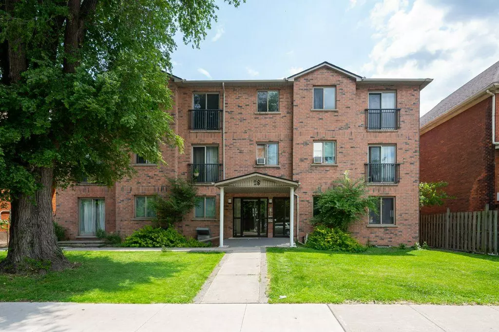 Hamilton, ON L8L 5E1,28 Victoria AVE #102