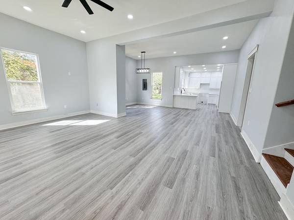 917 N Jackson St, Palestine, TX 75801