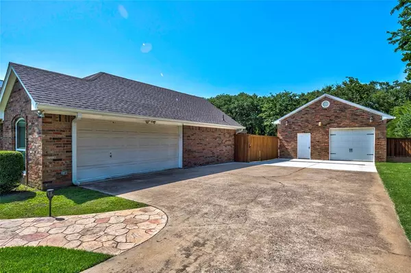 Oak Point, TX 75068,750 Emerald Sound Boulevard