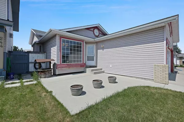 Calgary, AB T2A 7S1,248 Applewood DR Southeast