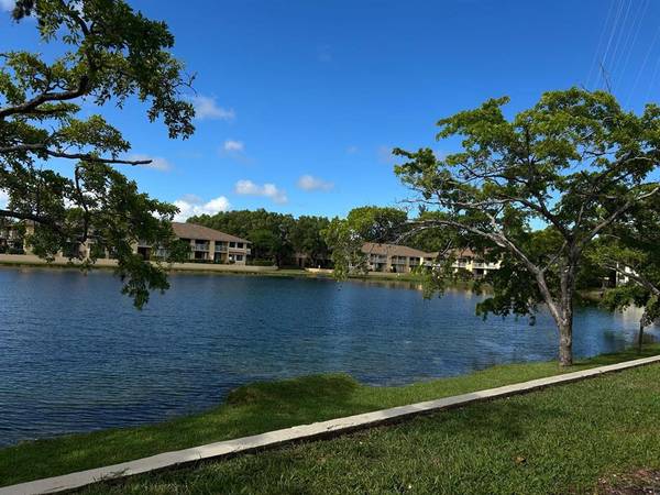 485 NW 210th St #104, Miami Gardens, FL 33169