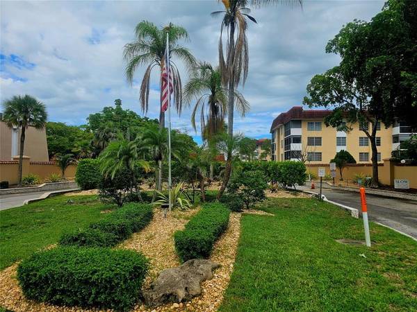 4172 Inverrary Dr #410, Lauderhill, FL 33319