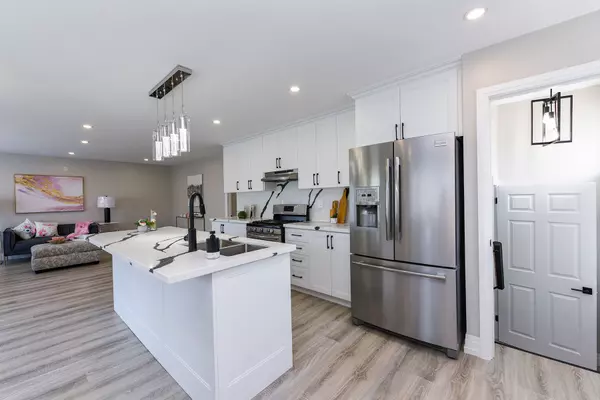 Toronto W10, ON M9V 2J4,39 Dorward DR