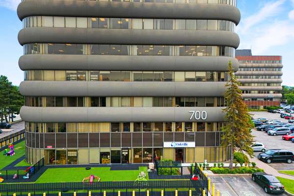 700 Dorval DR #704, Oakville, ON L6K 3V7