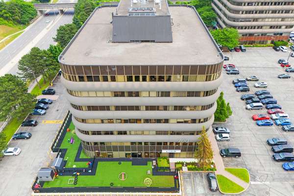 700 Dorval DR #704, Oakville, ON L6K 3V7