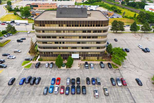 700 Dorval DR #704, Oakville, ON L6K 3V7