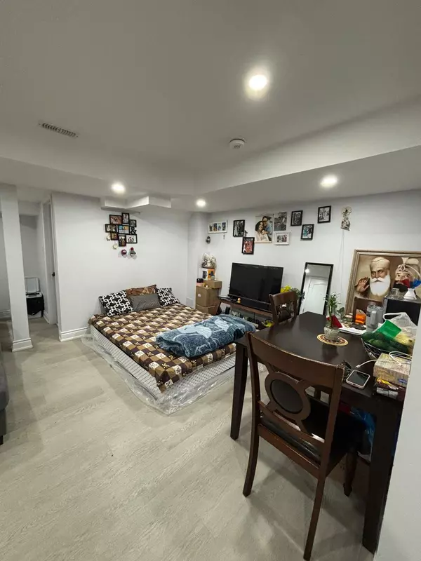 Brampton, ON L6Y 6K2,11 Fordham RD #Bsmt