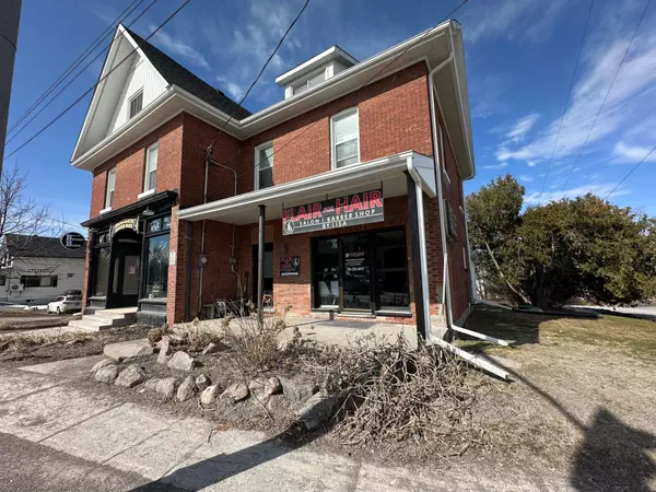 Selwyn, ON K0L 1H0,822 Ward ST