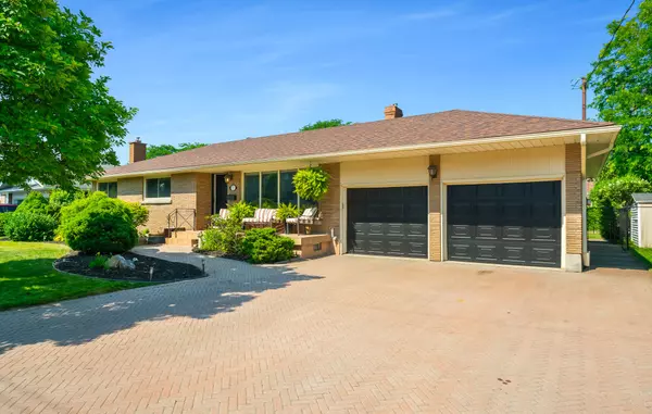 7 Kamla DR, St. Catharines, ON L2M 3J9