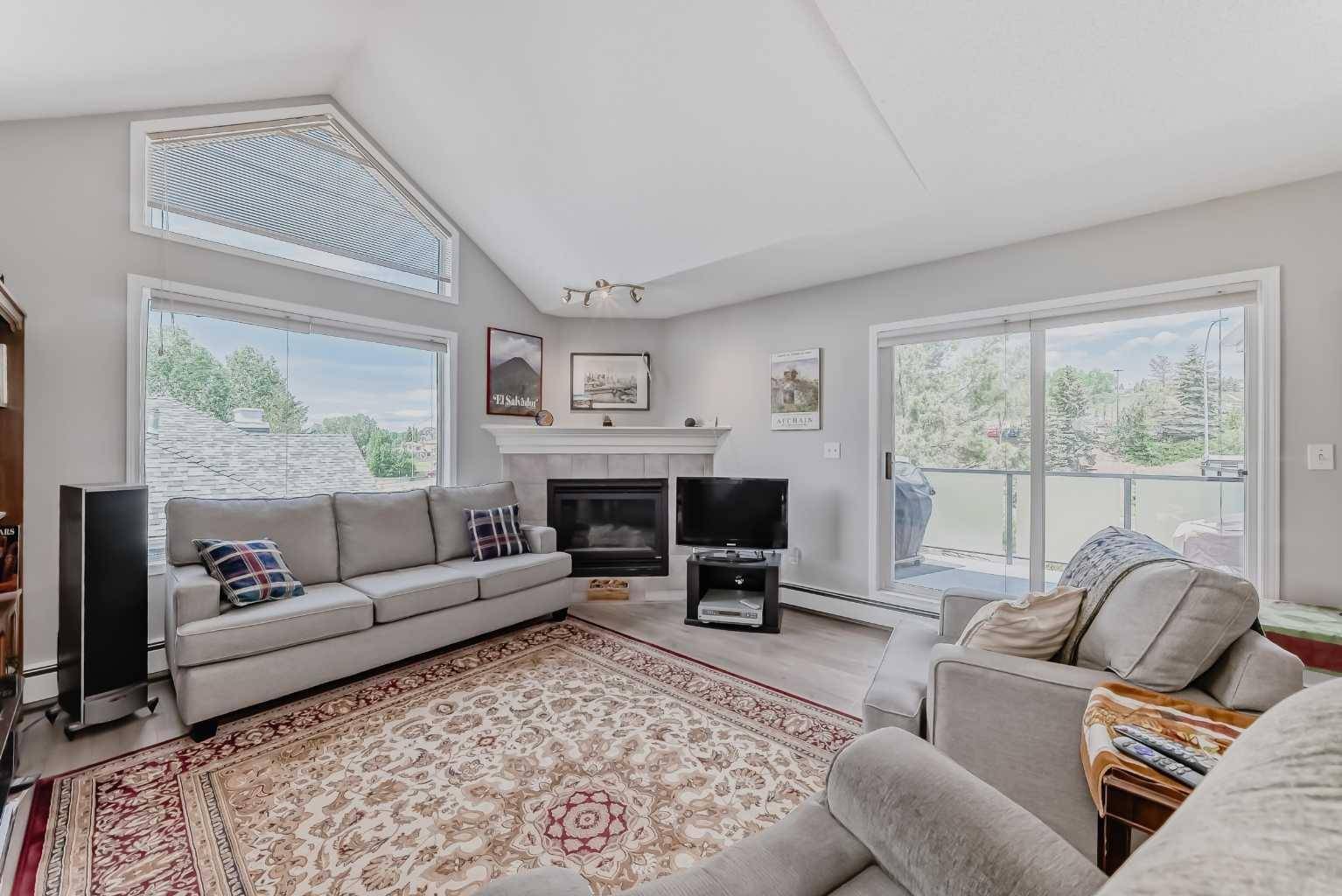Calgary, AB T3H3K6,20 Sierra Morena Mews SW #405